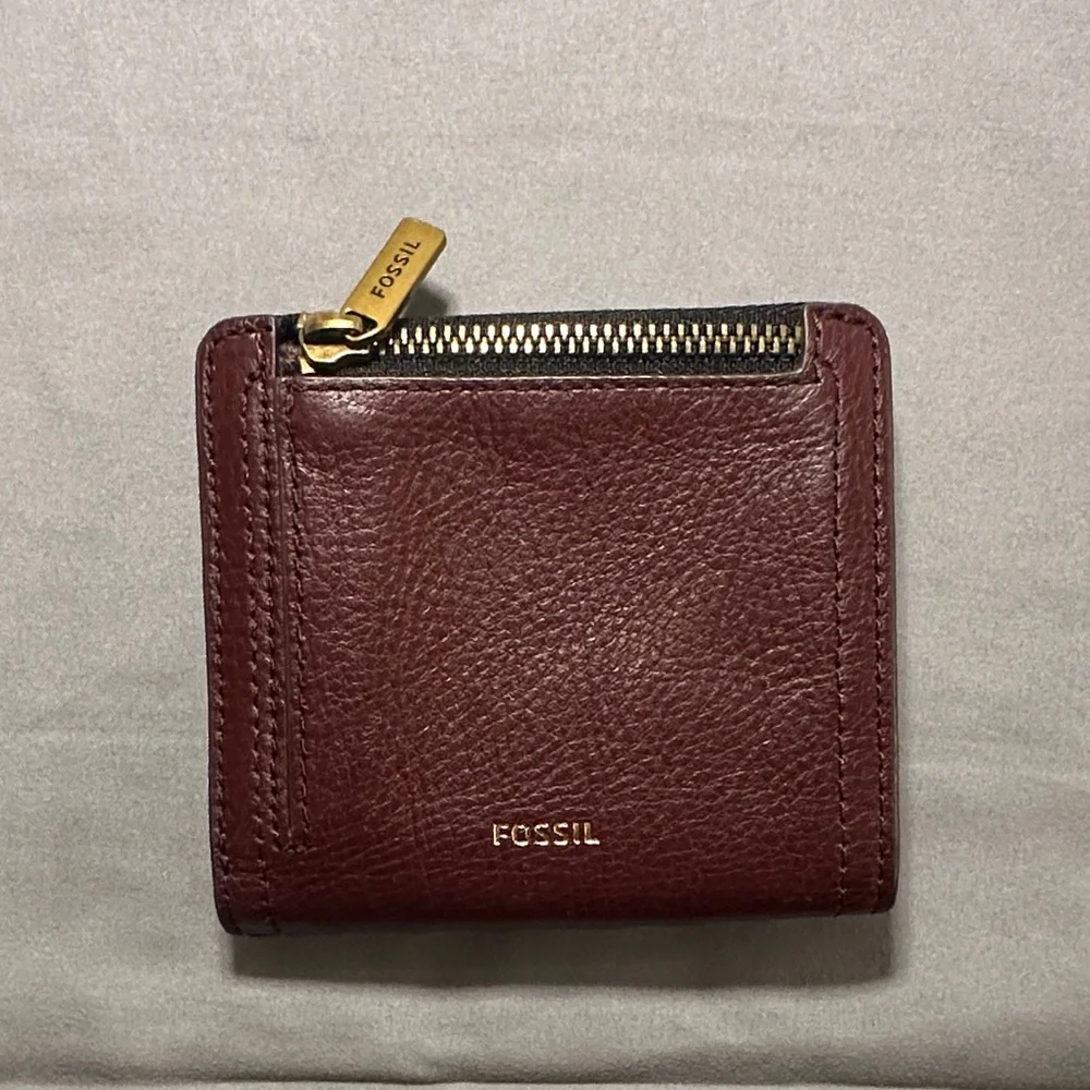 Fossil Women's Wallet with Multicolor Stripes - Picture 2 of 7